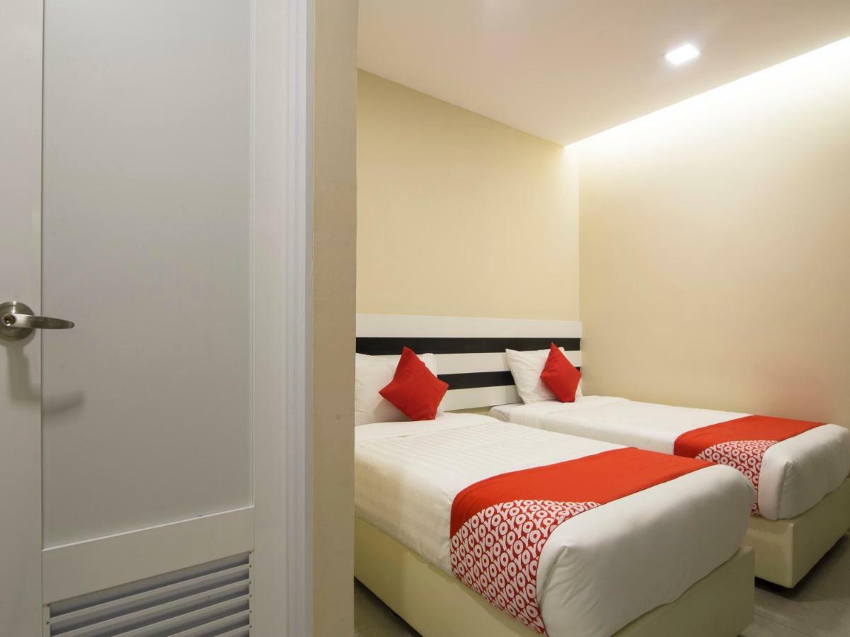 Super Oyo 1145 Lea Guest House & Cafe Lukut Exterior foto