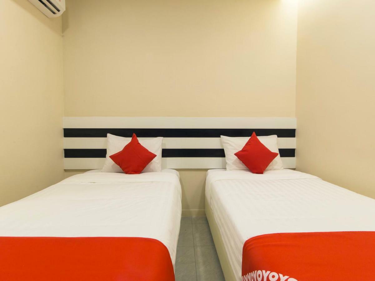 Super Oyo 1145 Lea Guest House & Cafe Lukut Exterior foto
