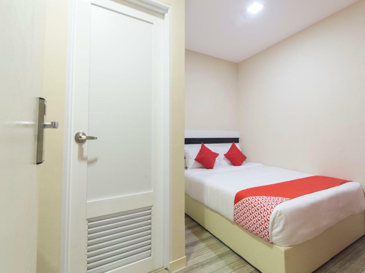 Super Oyo 1145 Lea Guest House & Cafe Lukut Exterior foto