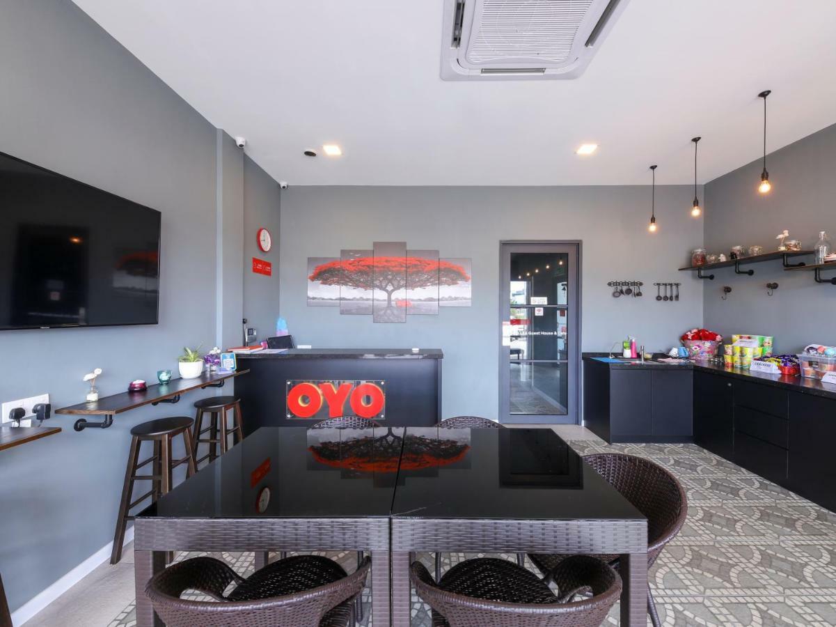 Super Oyo 1145 Lea Guest House & Cafe Lukut Exterior foto